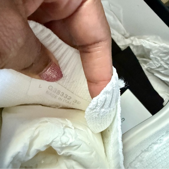 CHANEL White and Black Knit Trainer Sneakers size 39 (New in Box) - Picture 5 of 9